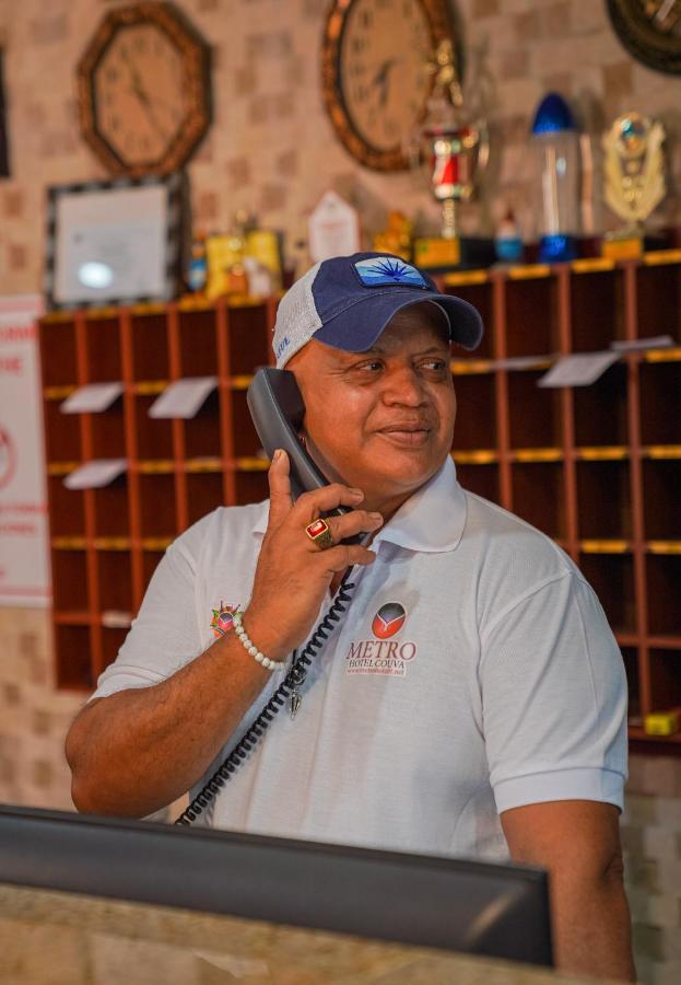 Metro Hotel Couva エクステリア 写真