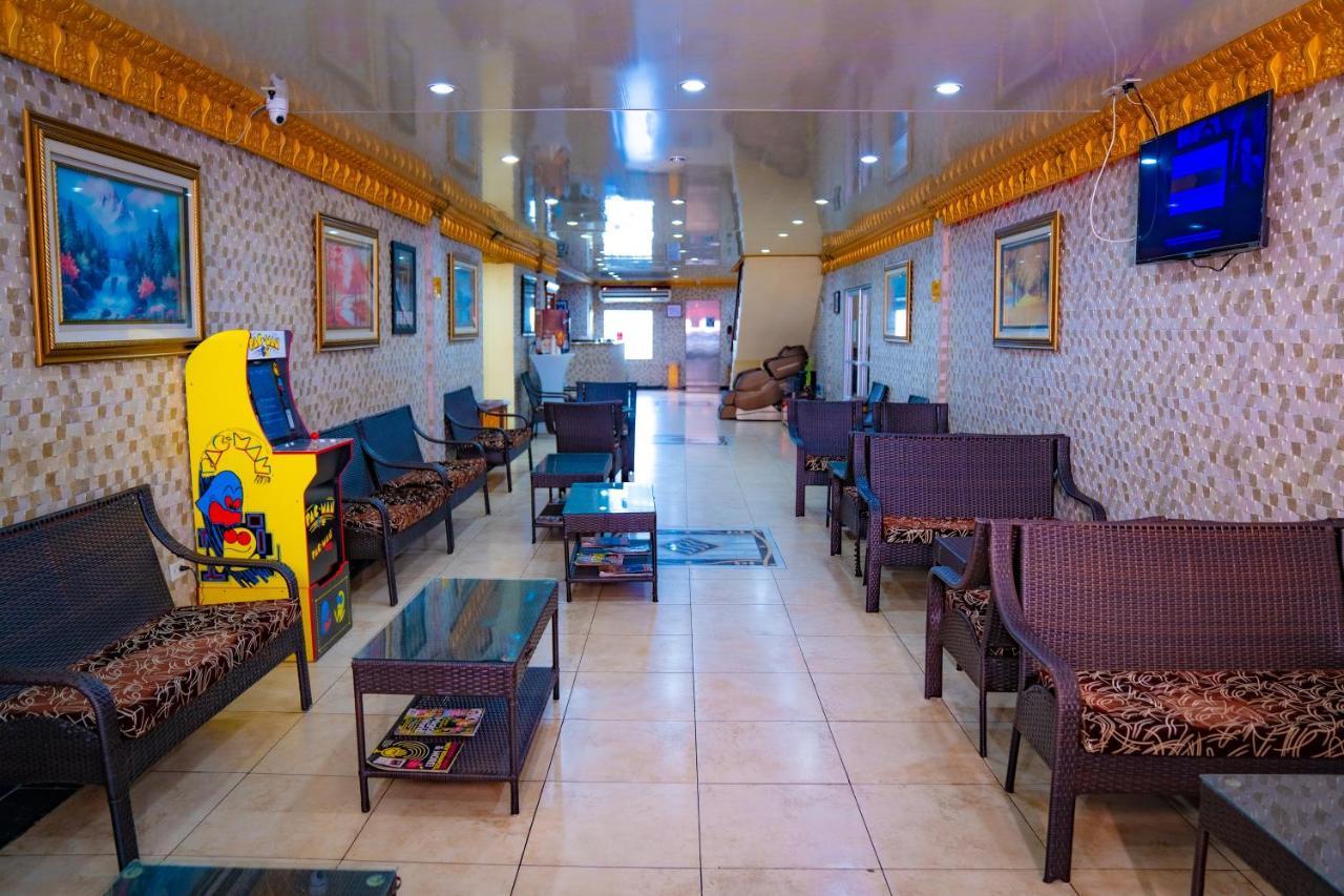 Metro Hotel Couva エクステリア 写真