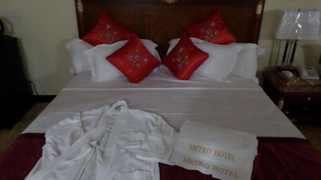 Metro Hotel Couva エクステリア 写真